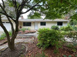 12034 Carole Pl NE, Bainbridge Island, WA 98110