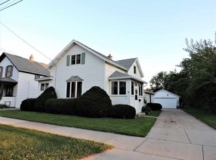 849 W 4th Ave, Oshkosh, WI 54902