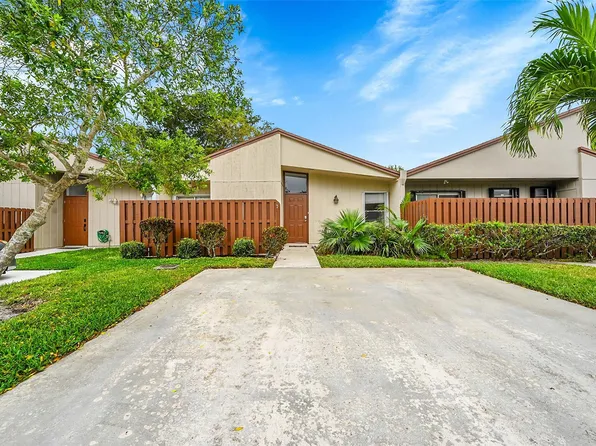 22306 Timberly Drive #22306, Boca Raton, FL 33428