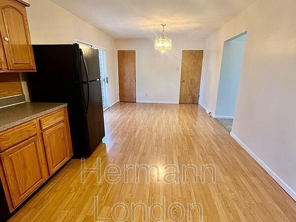 3rd image of 370 Gerald Ave