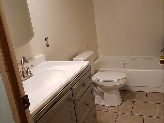 5th image of 1438 Graham Dr