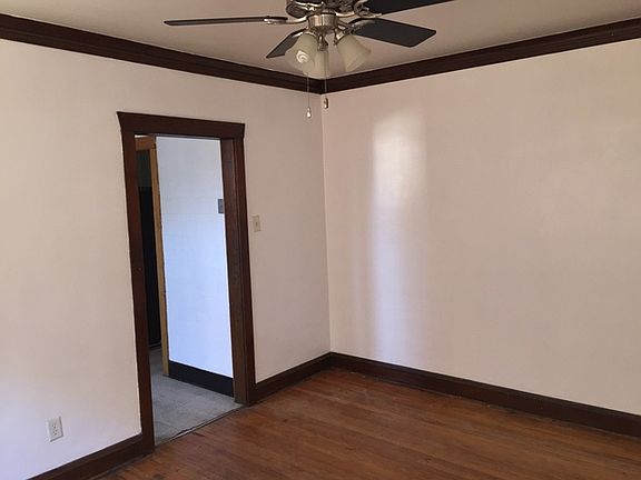 2nd image of 5404 W Melrose St #1