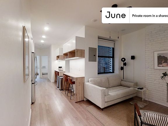 4th image of 424 W 47th St