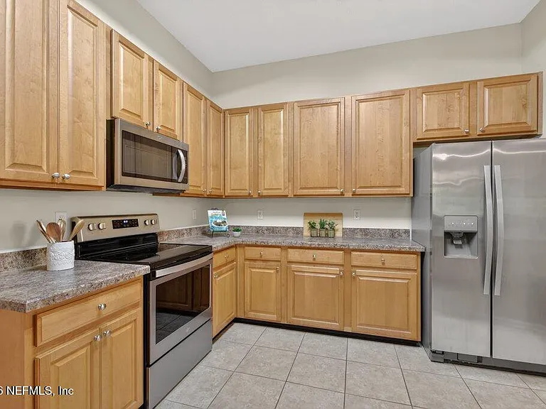 1634 Majestic View Ln — Photo 12
