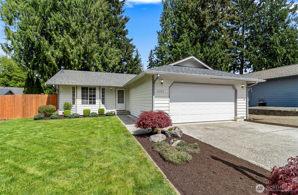Apartment in Lake Stevens - View 2