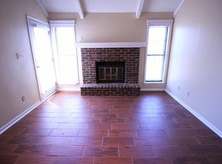12027 W 58th Pl APT J, Shawnee, KS 66216