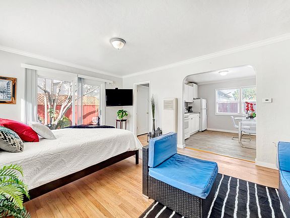 4th image of 82 S 28th St #82