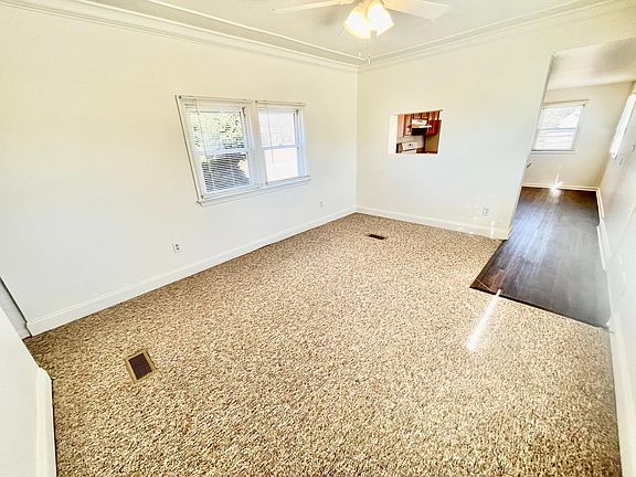 5th image of 27 Pleasant Ct