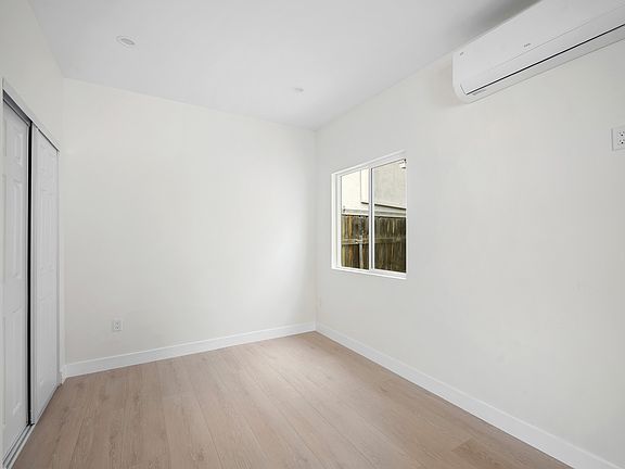 5th image of 1233 Orange Grove Ave #B