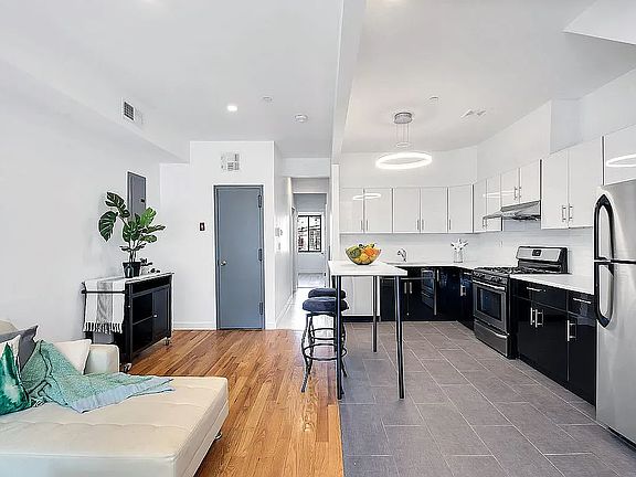 2nd image of 119 Pulaski St #2