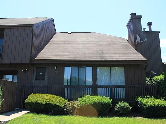 2nd image of 251 Kingsberry Dr #251