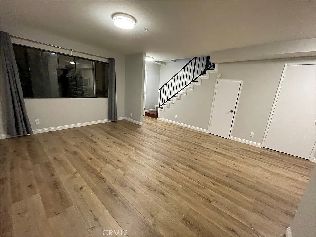 2 bed, 1.5 bath, 800 sqft, $2,800 — Photo 3