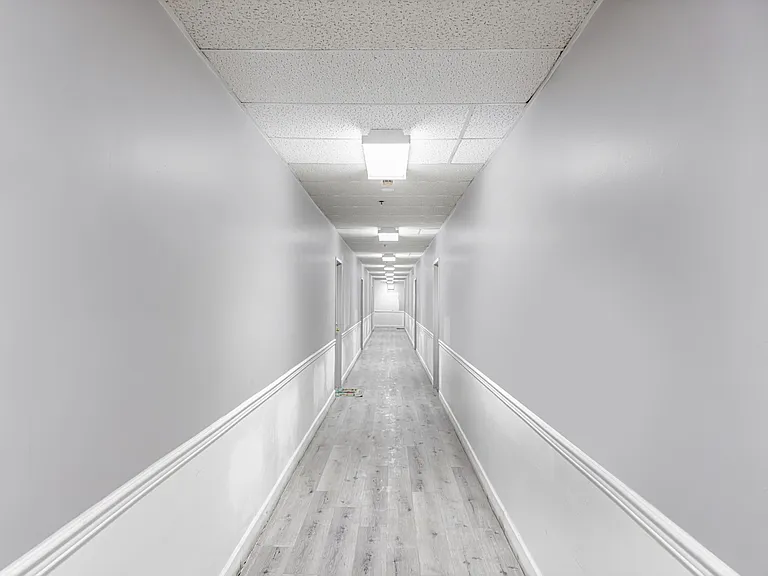 Hilltop Crescent Apartments — Photo 30