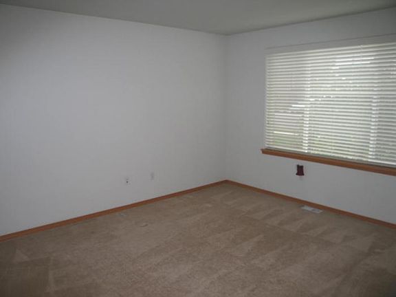 4th image of 15731 104th Ave SE