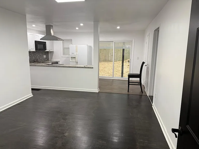6343 Westbury Rd — Photo 3
