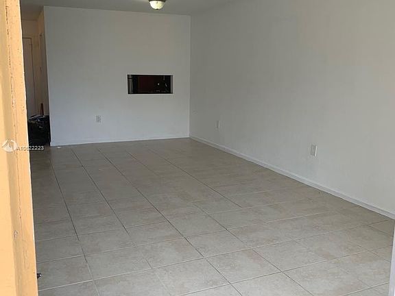 5th image of 505 NW 177th St APT 243