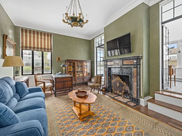 875 Park Avenue image 3 of 21