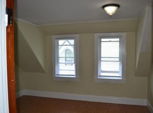 57 Prospect St FLOOR 3, Taunton, MA 02780