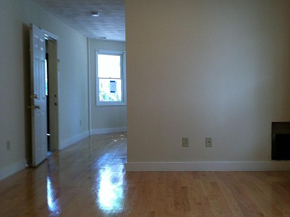3rd image of 796 Dorchester Ave APT 2