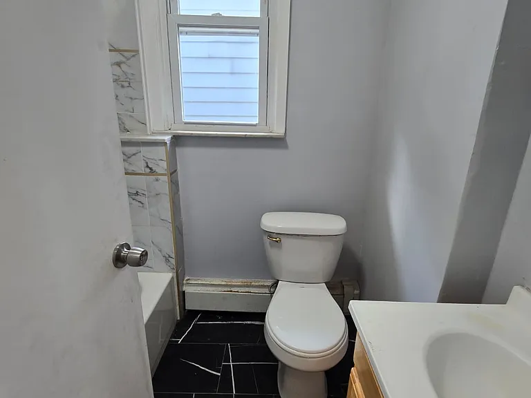 21 Vail St #3R — Photo 6