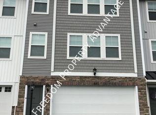 54 Hawthorne Dr, Washington, PA 15301