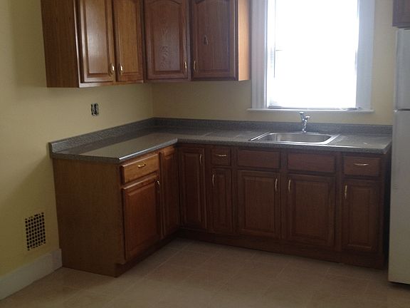 3rd image of 18 Walnut Street