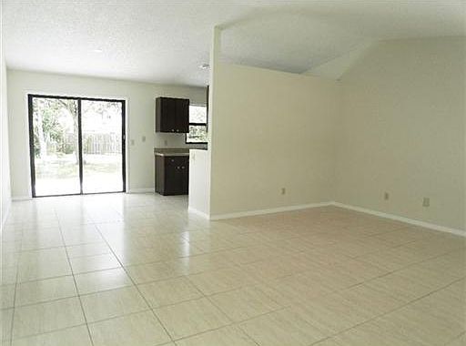 2nd image of 2172 SW Cameo Blvd