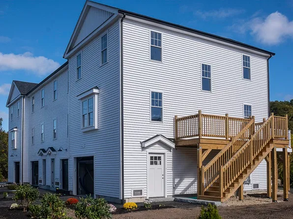10 Harrison Ave #4, Buzzards Bay, MA 02532