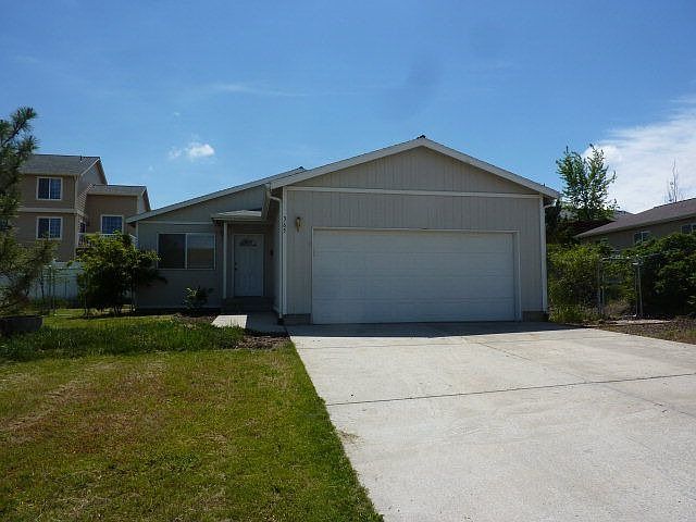 1st image of 365 NW Parr Dr