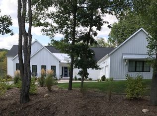 2673 Blackberry Ln NE, Grand Rapids, MI 49525
