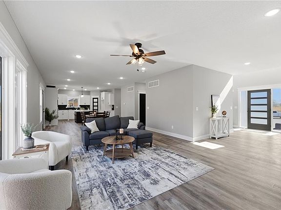 5th image of 7901 Hoot Owl St