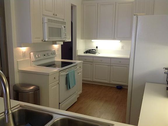 4th image of 10770 NW 66th St APT 412