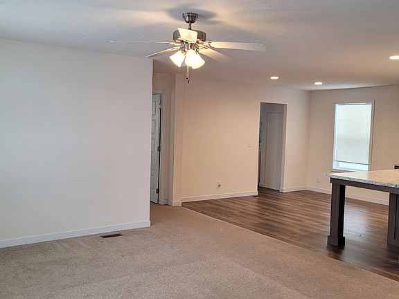 3rd image of 1585 Ray Blvd #591