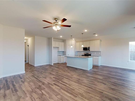 5th image of 6112 Fall Creek Dr