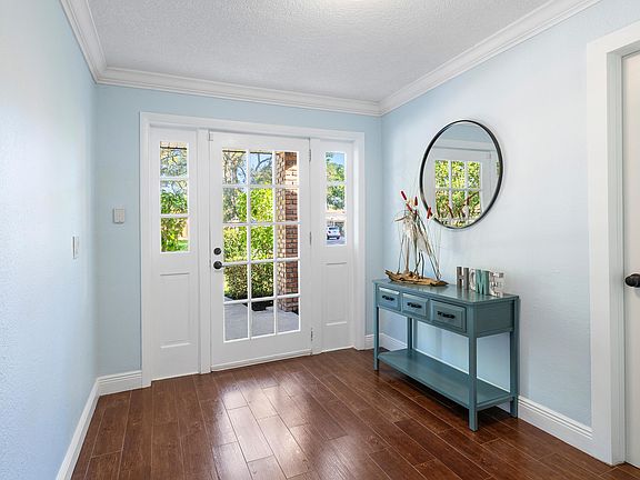 5th image of 4680 Dolphin Drive