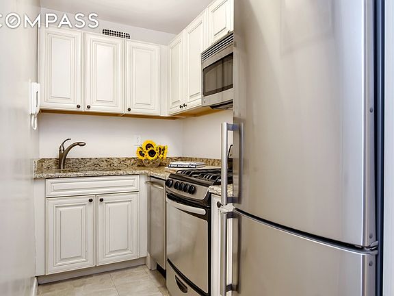 4th image of 14 Horatio St #11G