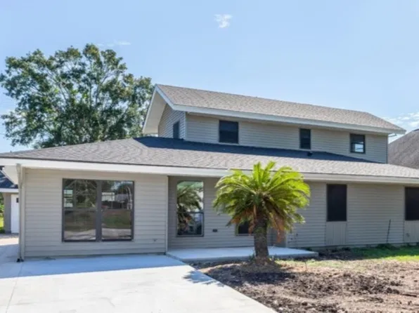 2625 Saba Ln, Port Neches, TX 77651