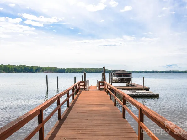 8703 Howard Dr, Terrell, NC 28682