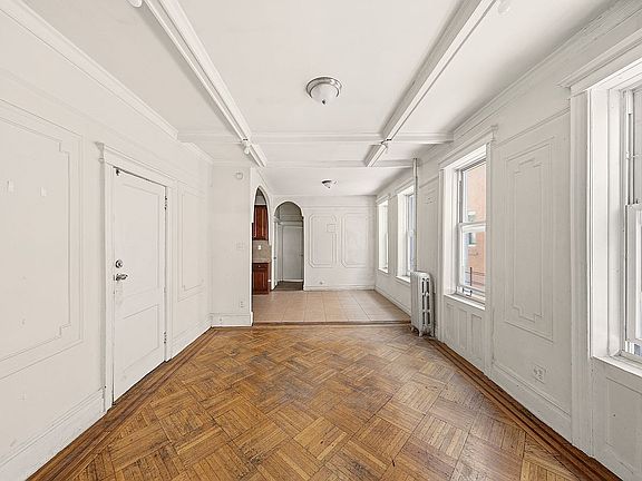 2nd image of 124 Lott Ave