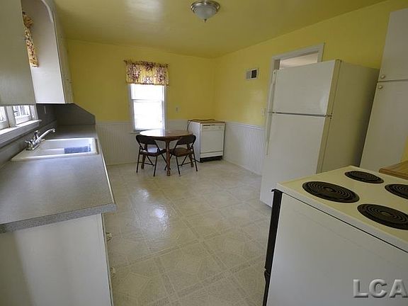 4th image of 312 E Logan St