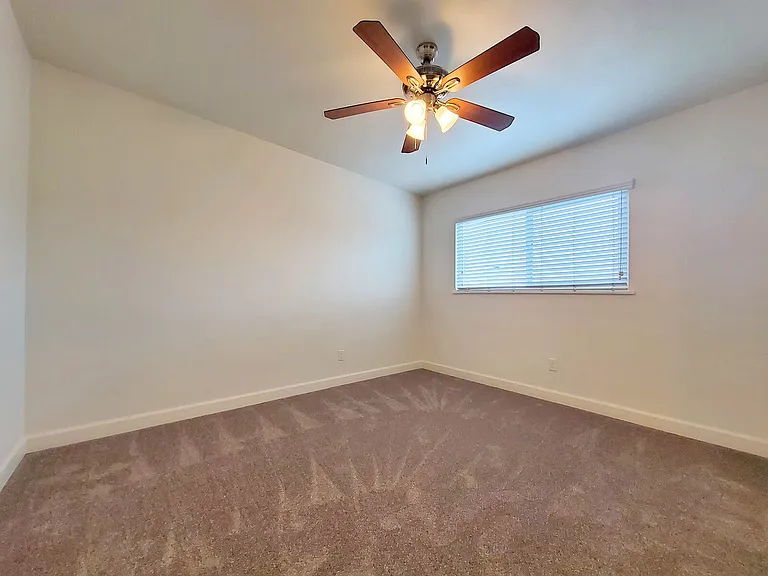 1465 Grand Ave — Photo 99