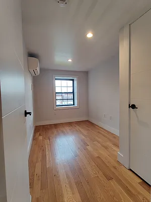 Rented by Signature Property Realty | media 14