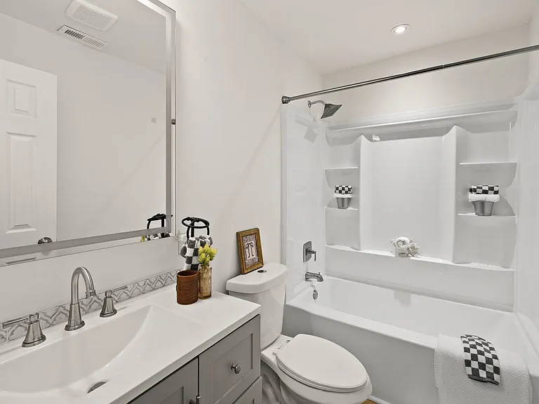 10789 Brent Town Rd — Photo 24