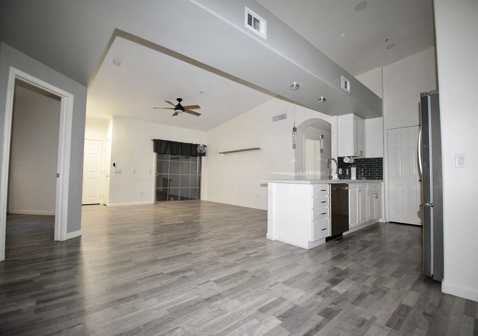 Great 2 bedroom 2 bathroom Mesa Condo — Photo 4