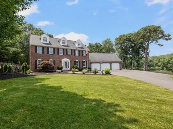 319 Mourning Dove Dr, North Kingstown, RI 02874