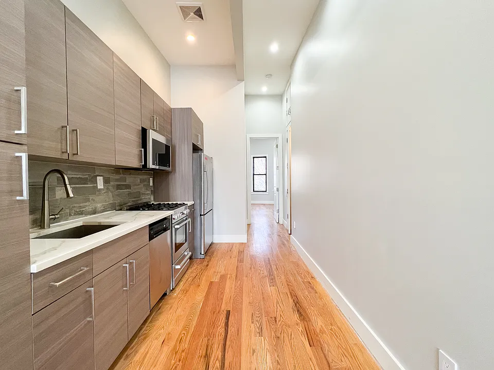 203 Highland Pl #2R