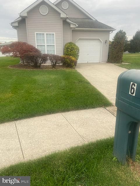 2nd image of 6 Vermont Cir