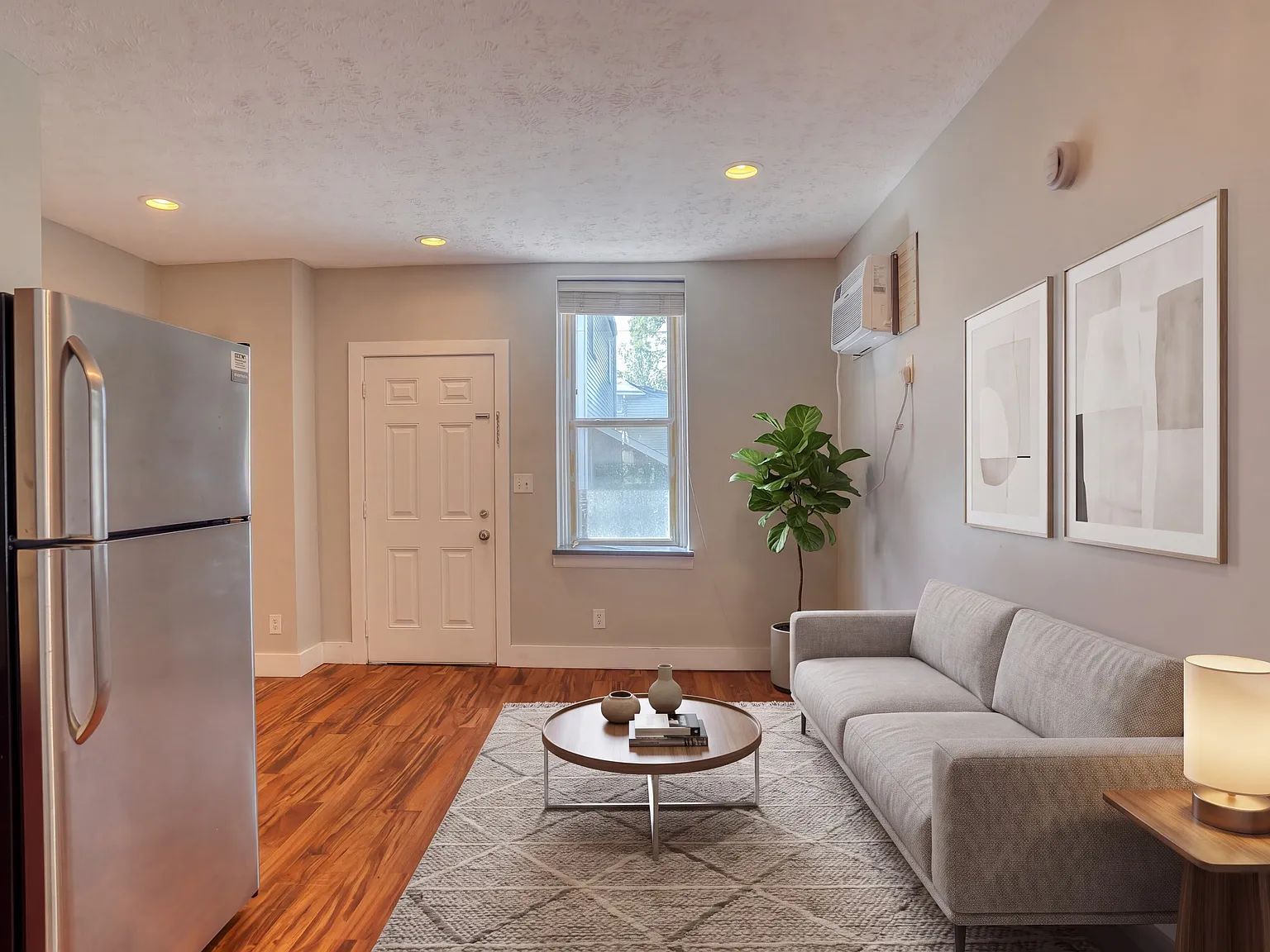 1114 Ferry Street Apartments — Photo 3
