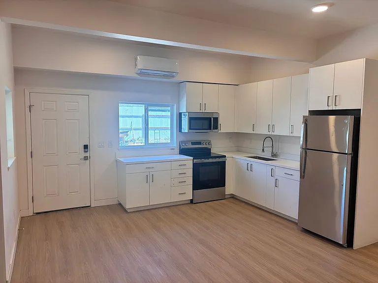 630 Harbour Way — Photo 9