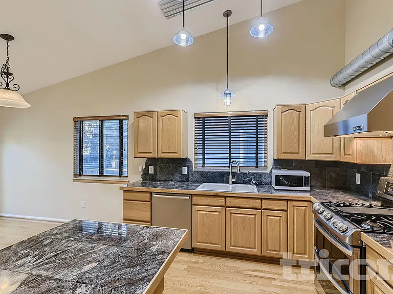 19206 E Clear Creek Pl — Photo 12